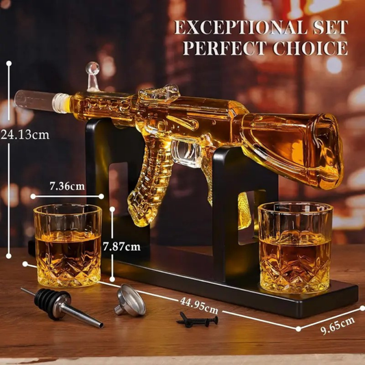 Premium Silah Şeklinde Cam Şişe ve Kadeh Seti | Koleksiyonluk Hediye – 2 Bardaklı Lüks Viski Şişesi (750 ml)