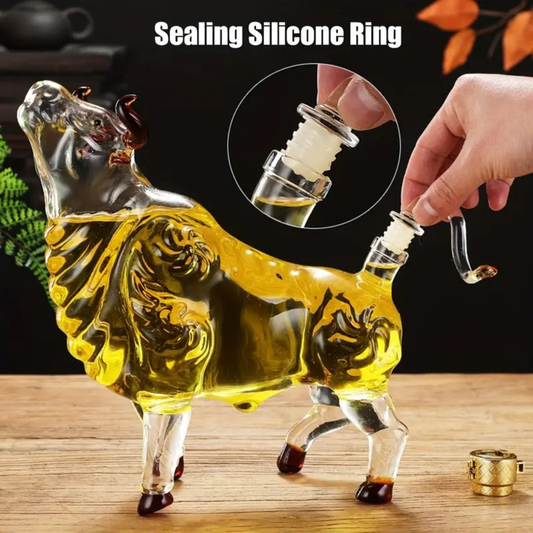 Kri̇stal Boğa Şeklinde Cam Şişe – Lüks Cam Viski ve Şarap Şişesi (1000 ml | 26 cm)