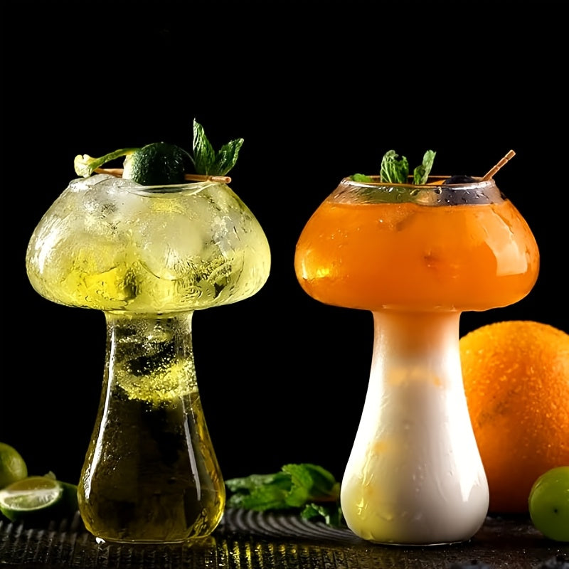 كوب زجاجي بتصميم على شكل فطر